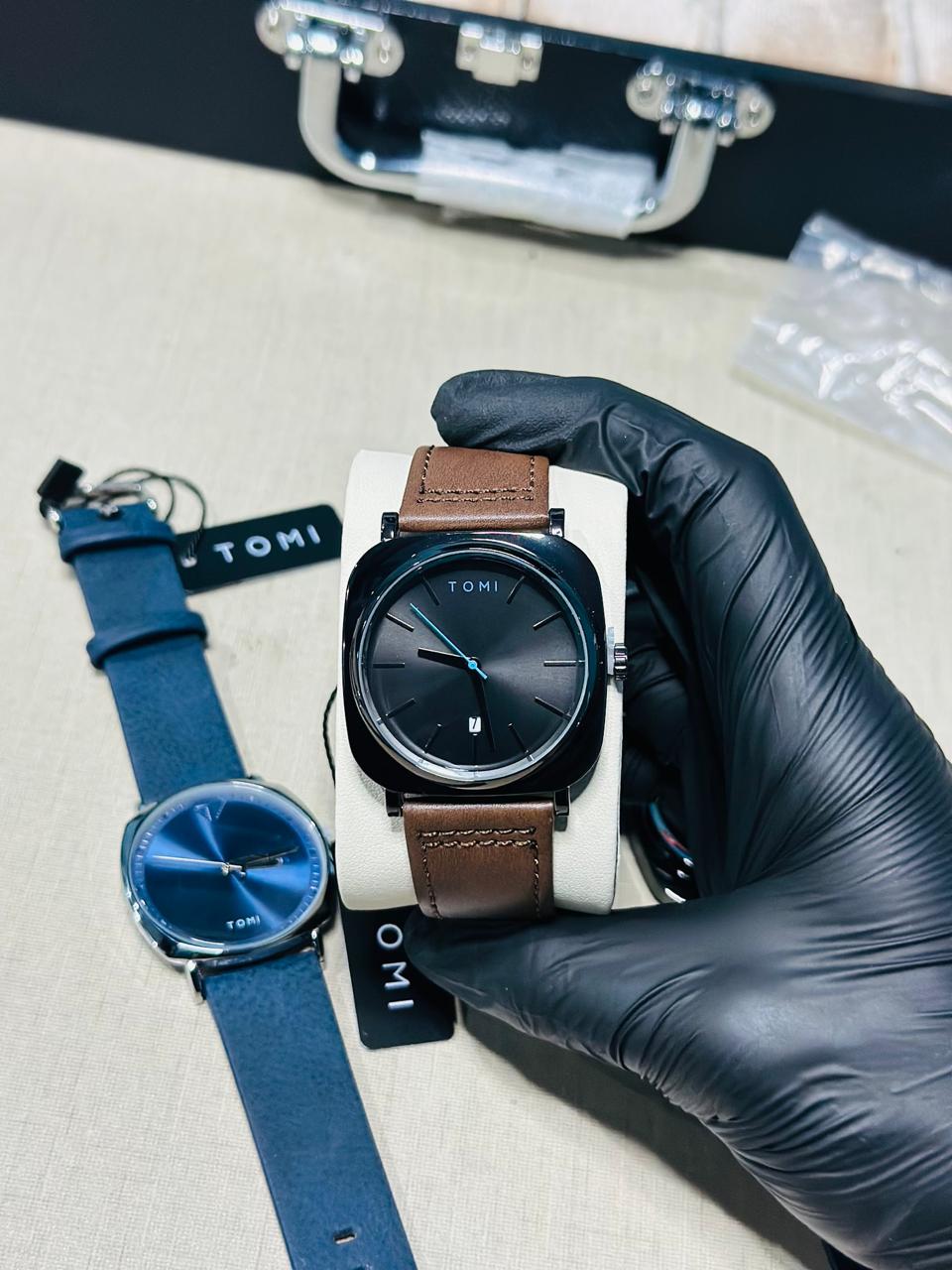 Tomi Wide Dial Brown Straps